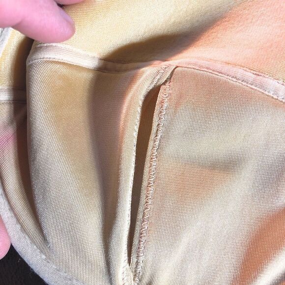 Victoria's Secret Underwire Bikini Top - Picture 7 of 7